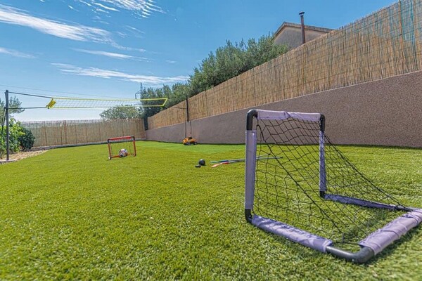 Foto van Appartement met zwembad en 2 kamers - Vakantiehuis in Šibenik - Outdoor