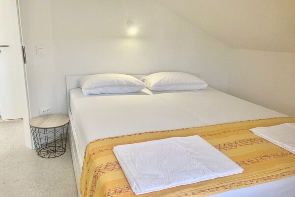 Foto van 3 slaapkamer appartement met balkon - Vakantiehuis in Sutivan - BedRoom