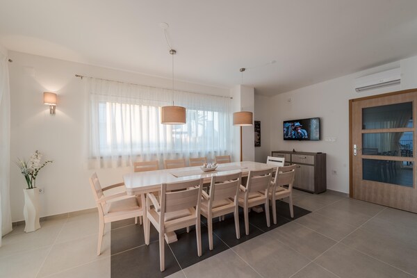 Foto van Appartement in Kroatië bij Adriatische Zee - Vakantiehuis in Sukosan - DiningRoom