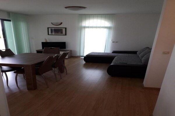 Foto van Apartments Mlikota - Two Bedroom Apartment with Terrace - Indoor