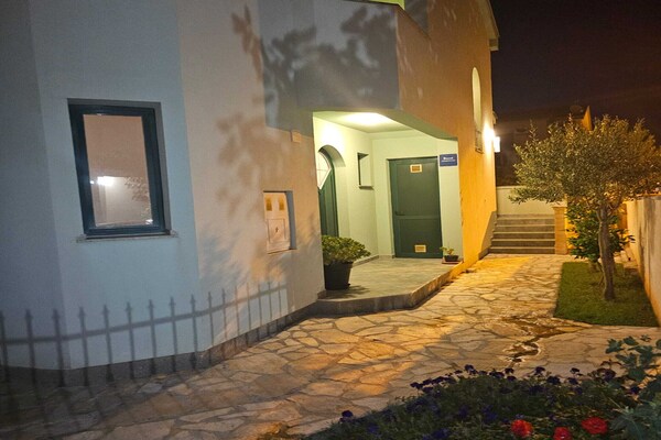 Foto van Apartments Mlikota - Two Bedroom Apartment with Terrace - terrace