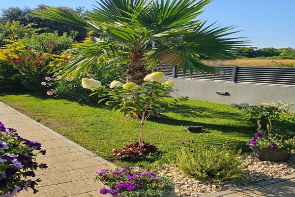 Foto van Villa Nina in Kroatië, vlakbij de Adriatische kust. - GardenSummer