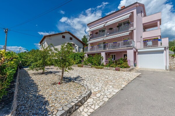 Foto van Appartement met ייn slaapkamer en terras - Vakantiehuis in Crikvenica - Outdoor