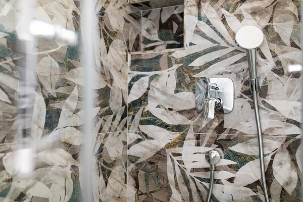 Foto van Modern Apartment with Terrace and Private Parking Krk - Two Bedroom Apartment - BathRoom