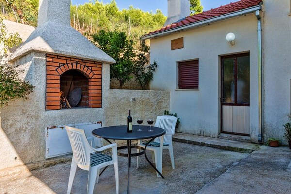 Foto van Apartments Tafra - One Bedroom Apartment - Vakantiehuis in Lokva Rogoznica - Outdoor