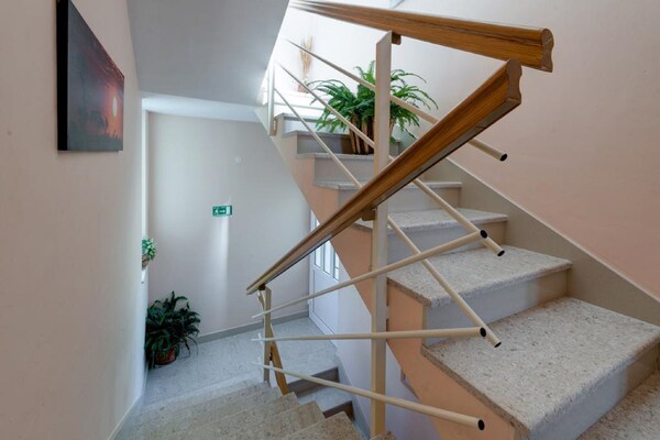 Foto van Apartments Tafra - One Bedroom Apartment - Vakantiehuis in Lokva Rogoznica - stairs