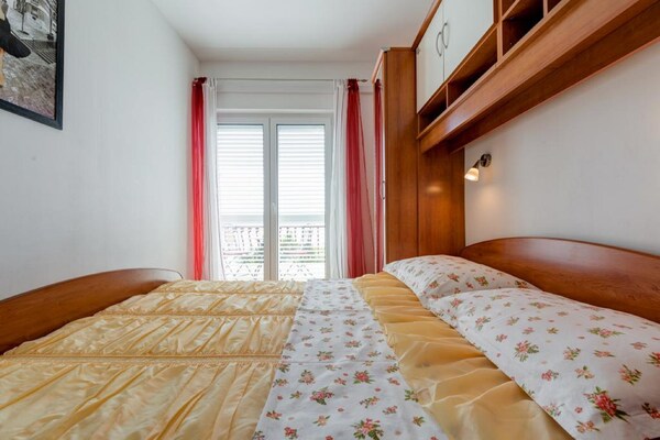 Foto van Apartments Tafra - One Bedroom Apartment - Vakantiehuis in Lokva Rogoznica - BedRoom