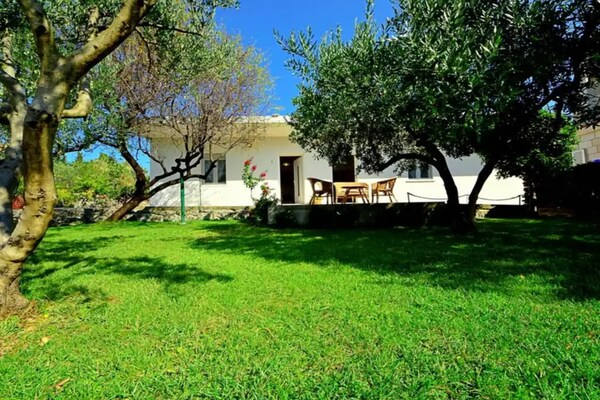 Foto van Coastal Breeze House - House - Vakantiehuis in Sumartin - Outdoor