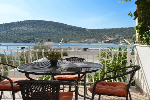 Foto van Apartments Nina - Two Bedroom Apartment with Balcony A1 - TerraceBalcony