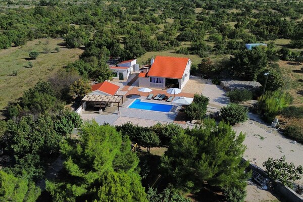 Foto van Holiday Home Mystc Woods - Vakantiehuis in Bristane - View