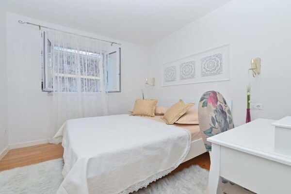 Foto van Apartment Hani 2 - Two Bedroom Apartment With Balcony And Sea View - BedRoom