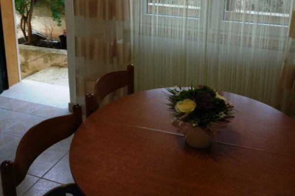 Foto van Apartments Maritimo - Two Bedroom Apartment with Sea View and Terrace - DiningRoom