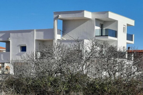 Foto van Apartments Matković - Two Bedroom 1 - Vakantiehuis in Vir - Outdoor