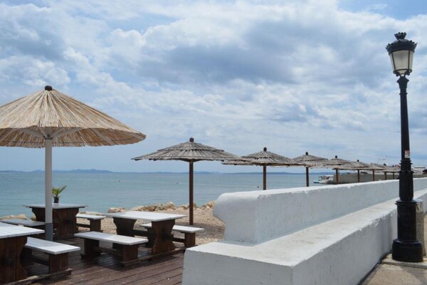 Foto van Apartments Matković - Two Bedroom 1 - Vakantiehuis in Vir - Outdoor