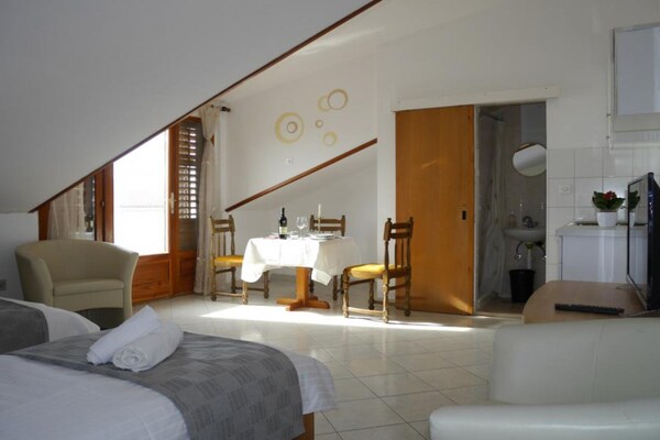 Foto van Dugi Rat Seaside Apartments - Studio 5 - Vakantiehuis in Dugi Rat - BedRoom