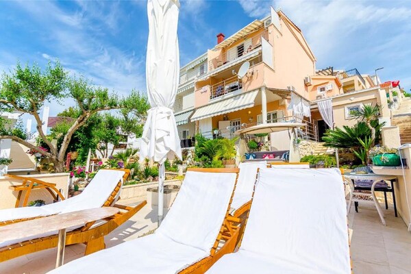 Foto van Apartments Nives -Standard 2 Bedroom Apartment(A1) - Outdoor