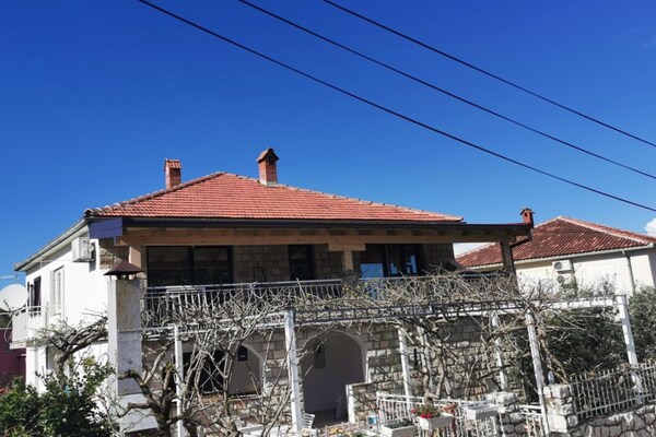 Foto van Four-Bedroom Apartment With Sea View - Vakantiehuis in Drace - BathRoom