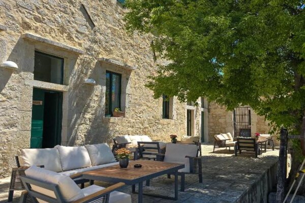 Foto van Heritage Hotel Maškovića Han Double Room - Vakantiehuis in Pakoštane - Ambiance