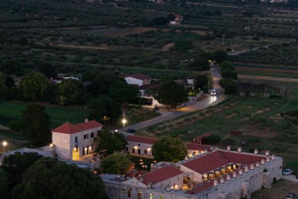 Foto van Heritage Hotel Maškovića Han Double Room - Vakantiehuis in Pakoštane - Outdoor
