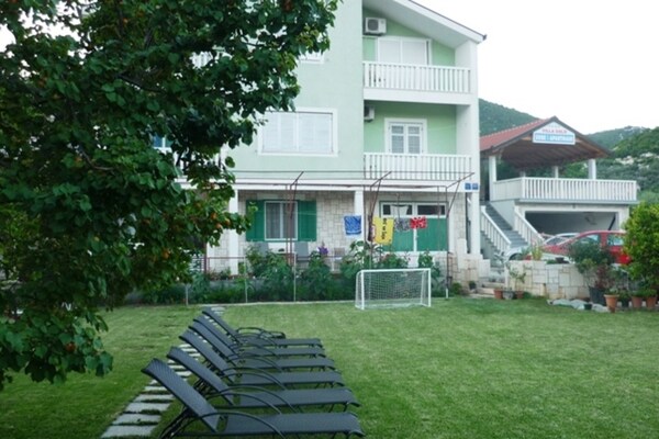 Foto van Appartement in Kroatië bij Adriatische Zee - Vakantiehuis in Ploce - ExteriorSummer