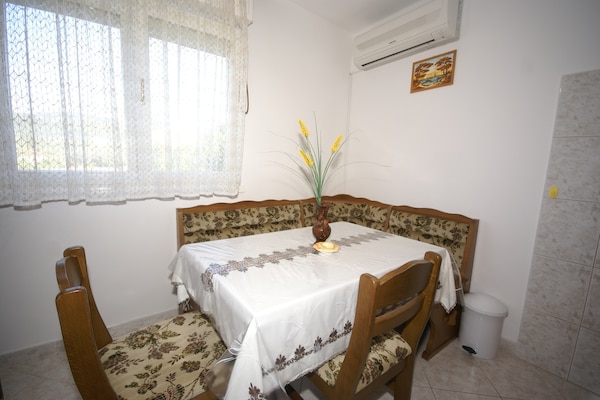 Foto van Kustcomfort in Vinišće - Vakantiehuis in Vinisce - DiningRoom