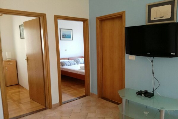 Foto van Appartement in Zaboric vlakbij het strand - Vakantiehuis in Žaborić - LivingRoom