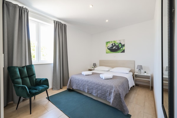 Foto van Vakantiehuis in Maslenica met Zeezicht - Vakantiehuis in Maslenica - BedRoom