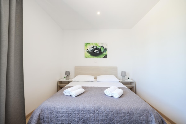 Foto van Vakantiehuis in Maslenica met Zeezicht - Vakantiehuis in Maslenica - BedRoom