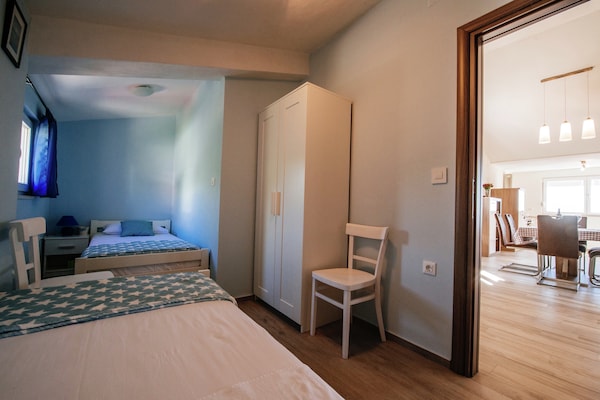 Foto van Appartement in Starigrad bij de zee - Vakantiehuis in Starigrad Paklenica - BedRoom