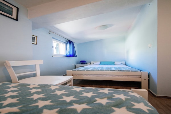 Foto van Appartement in Starigrad bij de zee - Vakantiehuis in Starigrad Paklenica - BedRoom