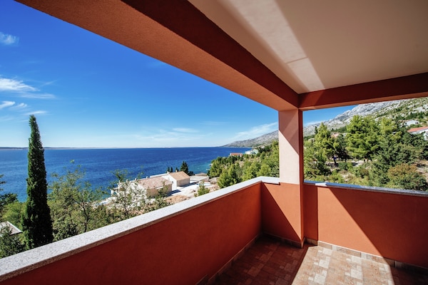 Foto van Appartement in Starigrad bij de zee - Vakantiehuis in Starigrad Paklenica - TerraceBalcony