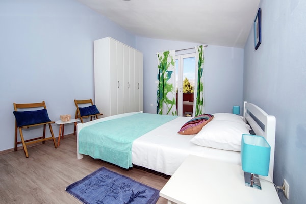 Foto van Appartement in Starigrad bij de zee - Vakantiehuis in Starigrad Paklenica - BedRoom