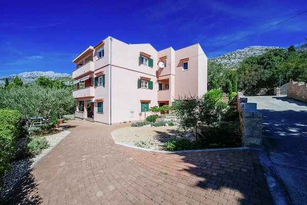 Foto van Appartement in Starigrad bij de zee - Vakantiehuis in Starigrad Paklenica - ExteriorSummer
