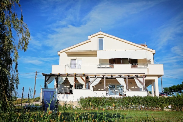 Foto van Kustontsnapping in Ljubač - Vakantiehuis in Ljubac - ExteriorSummer