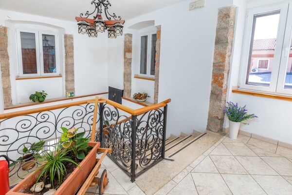 Foto van Vakantiehuis bij strand in Kroatië - Vakantiehuis in Cres - Outdoor