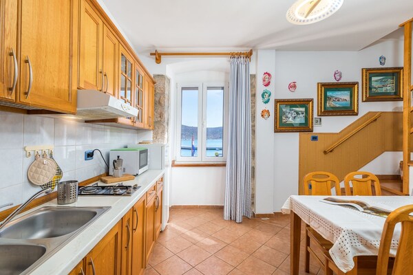 Foto van Vakantiehuis bij strand in Kroatië - Vakantiehuis in Cres - Kitchen