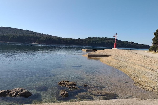 Foto van Appartement in Cres bij strand & centrum - Vakantiehuis in Cres - AreaSummer1KM