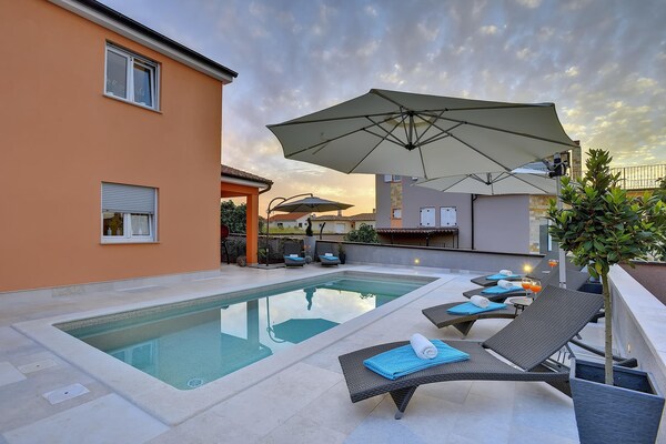 Foto van Villa in Pula met zwembad en parasol - Vakantiehuis in Jadreški (pula) - BedRoom
