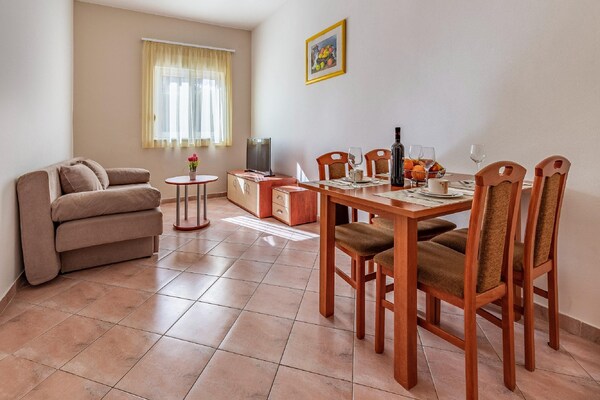 Foto van Appartement met zwembad, Banjole - Vakantiehuis in Banjole - LivingRoom