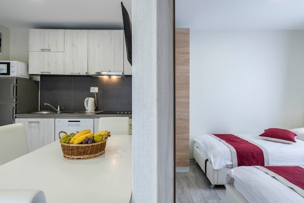 Foto van Stacaravan in Banjole met zwembad bij strand - Vakantiehuis in Banjole - Kitchen