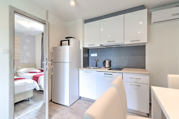 Foto van Stacaravan in Banjole bij Strand - Vakantiehuis in Banjole - Kitchen