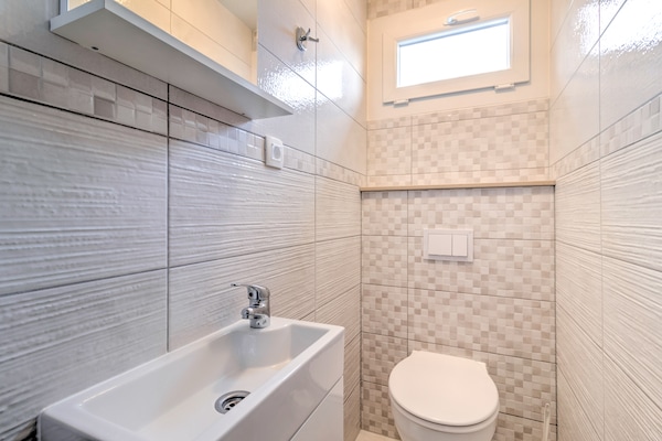 Foto van Stacaravan in Banjole bij Strand - Vakantiehuis in Banjole - BathRoom