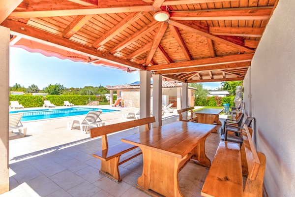 Foto van Stacaravan in Banjole bij Strand - Vakantiehuis in Banjole - TerraceBalcony