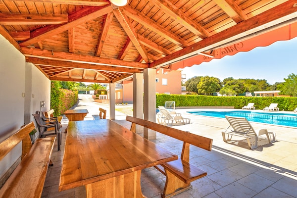 Foto van Stacaravan in Banjole bij Strand - Vakantiehuis in Banjole - TerraceBalcony