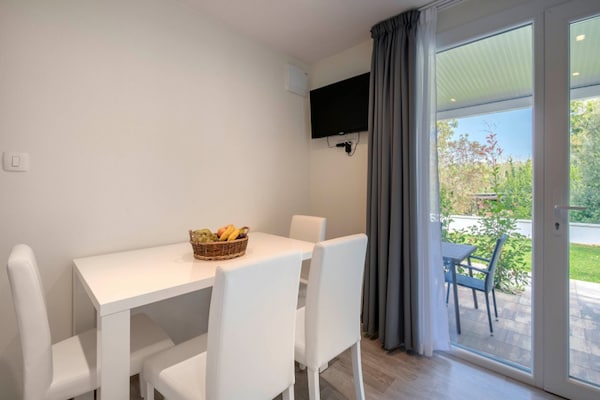 Foto van Stacaravan in Banjole bij Strand - Vakantiehuis in Banjole - LivingRoom