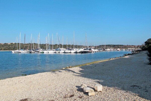 Foto van Appartement in Pula bij Hidrobaza Strand - Vakantiehuis in Pula - AreaSummer20KM