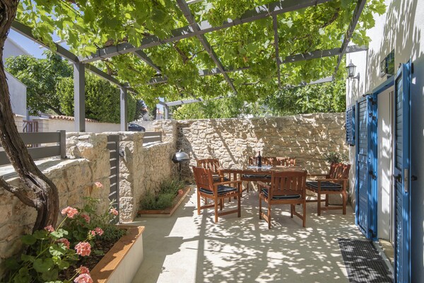 Foto van Vakantiehuis in Medulin met Bubbelbad - Vakantiehuis in Medulin - TerraceBalcony