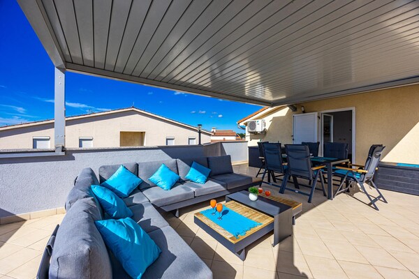 Foto van Gezinsvriendelijk appartement met uitzicht op zee - Vakantiehuis in Medulin - terrace