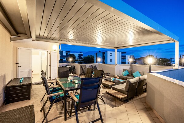 Foto van Gezinsvriendelijk appartement met uitzicht op zee - Vakantiehuis in Medulin - terrace