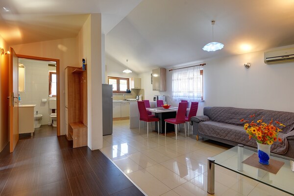 Foto van Vakantiehuis in Medulin bij Strand - Vakantiehuis in Medulin - LivingRoom